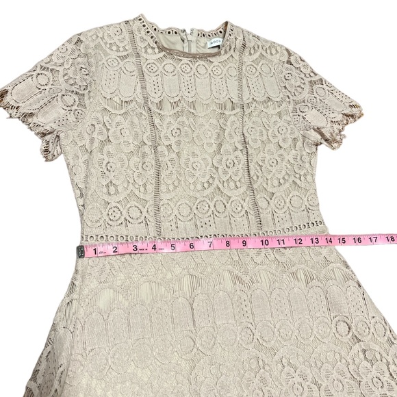 Dress - Picture 4 of 8